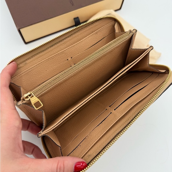 Louis Vuitton Tan Empriente Wallet - Picture 5 of 8